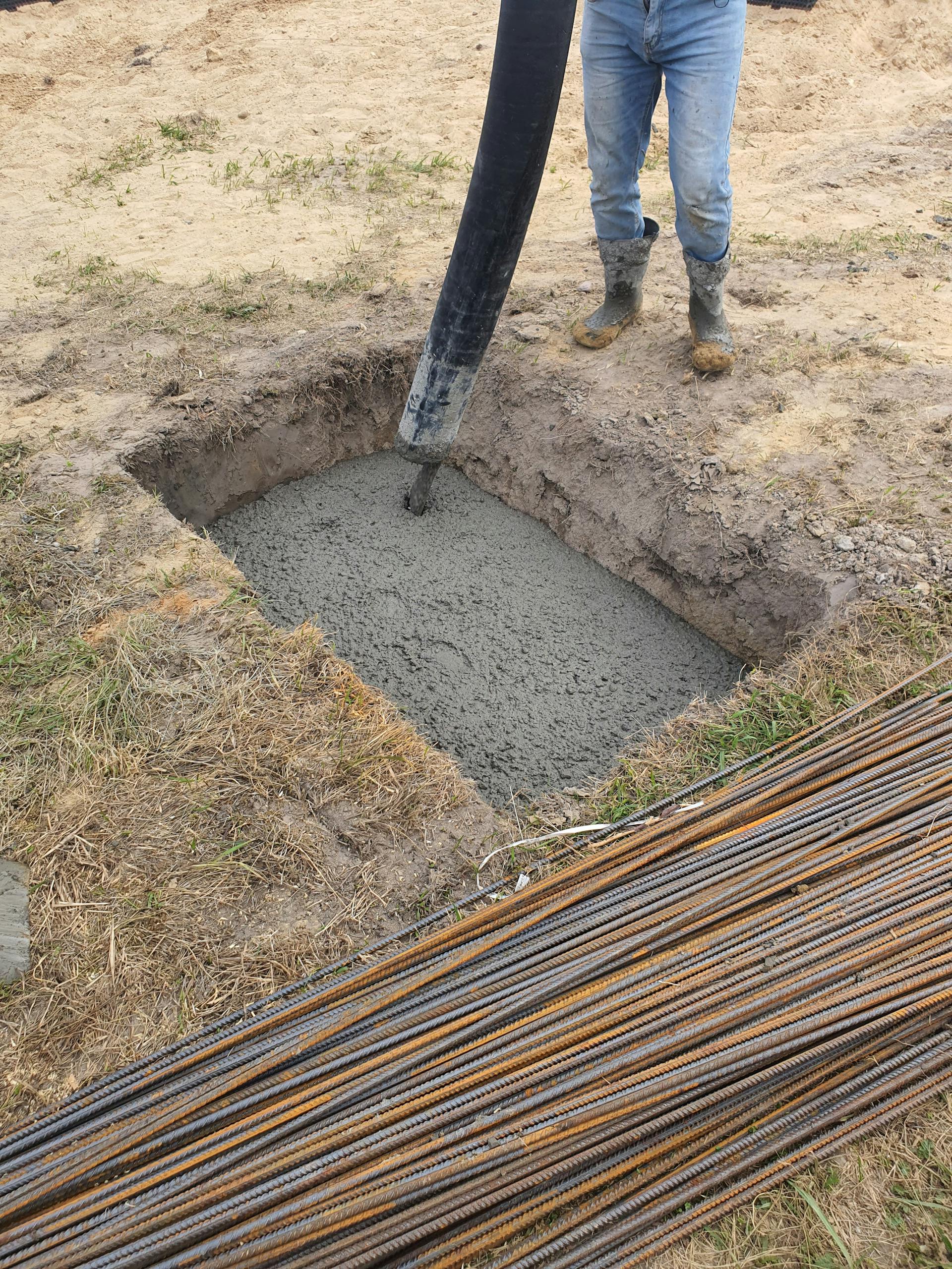 Interior basement waterproofing system with drain tile